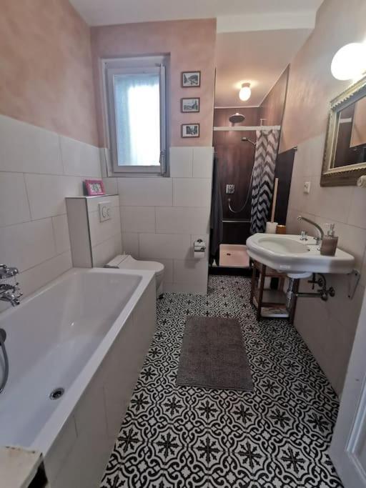 Beautiful Central Apartment Bern Buitenkant foto